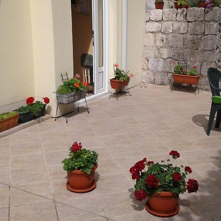 Apartment Adela Kotor Eksteriør bilde