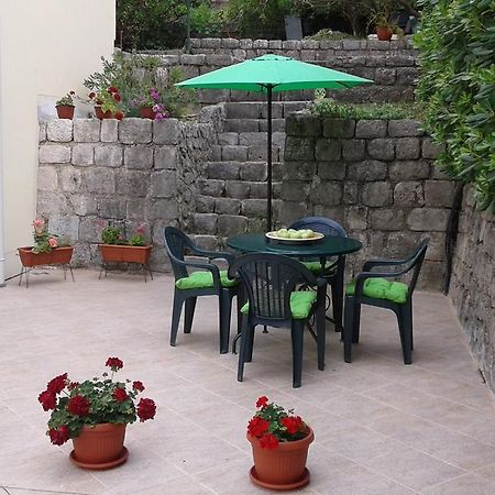 Apartment Adela Kotor Eksteriør bilde