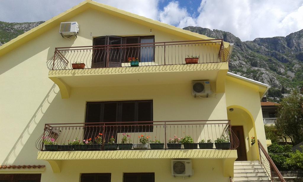 Apartment Adela Kotor Eksteriør bilde