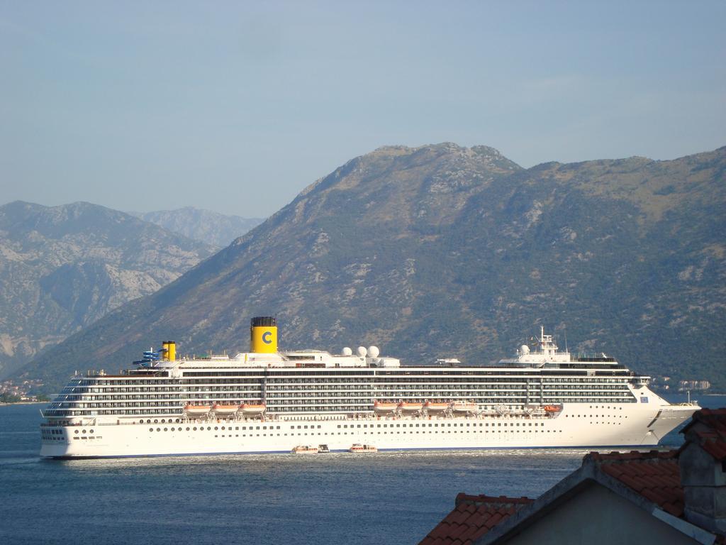 Apartment Adela Kotor Eksteriør bilde