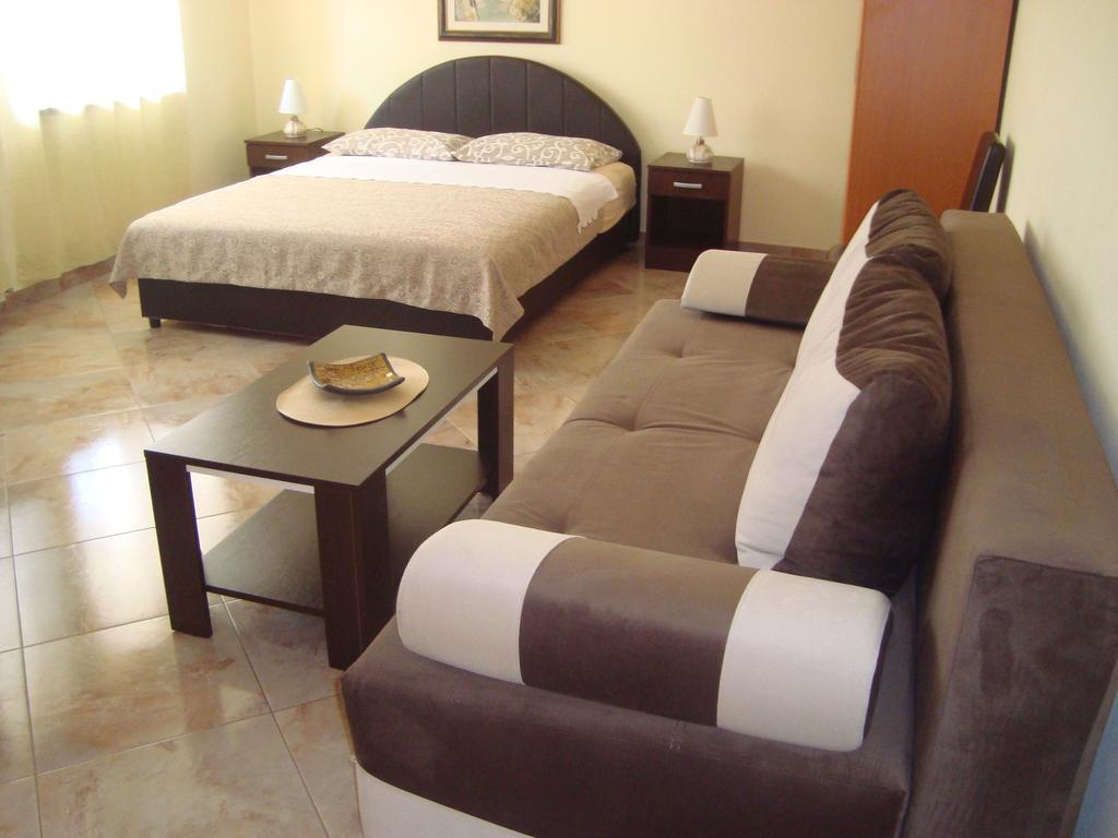 Apartment Adela Kotor Eksteriør bilde