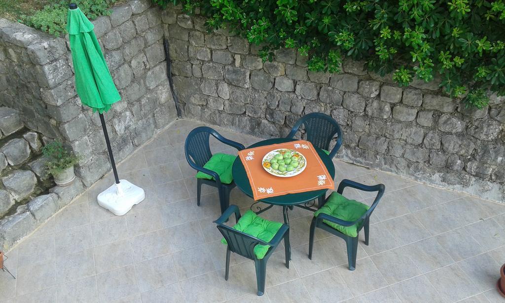 Apartment Adela Kotor Eksteriør bilde