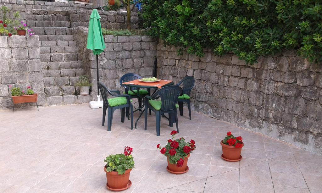 Apartment Adela Kotor Eksteriør bilde