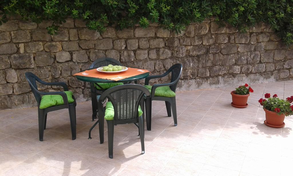 Apartment Adela Kotor Eksteriør bilde