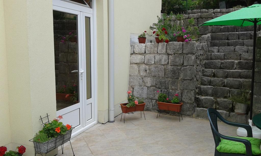 Apartment Adela Kotor Eksteriør bilde