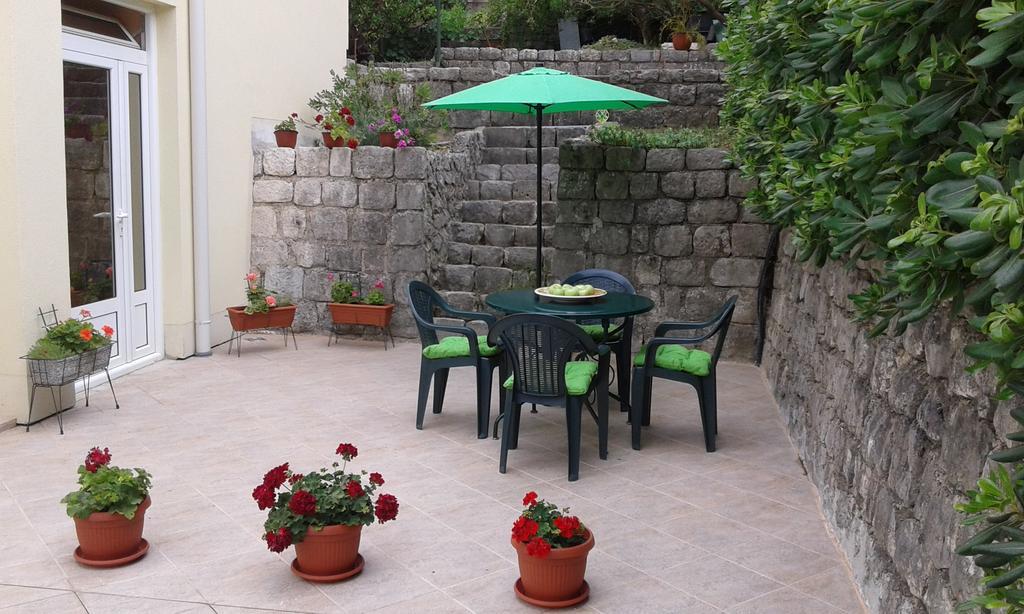 Apartment Adela Kotor Eksteriør bilde