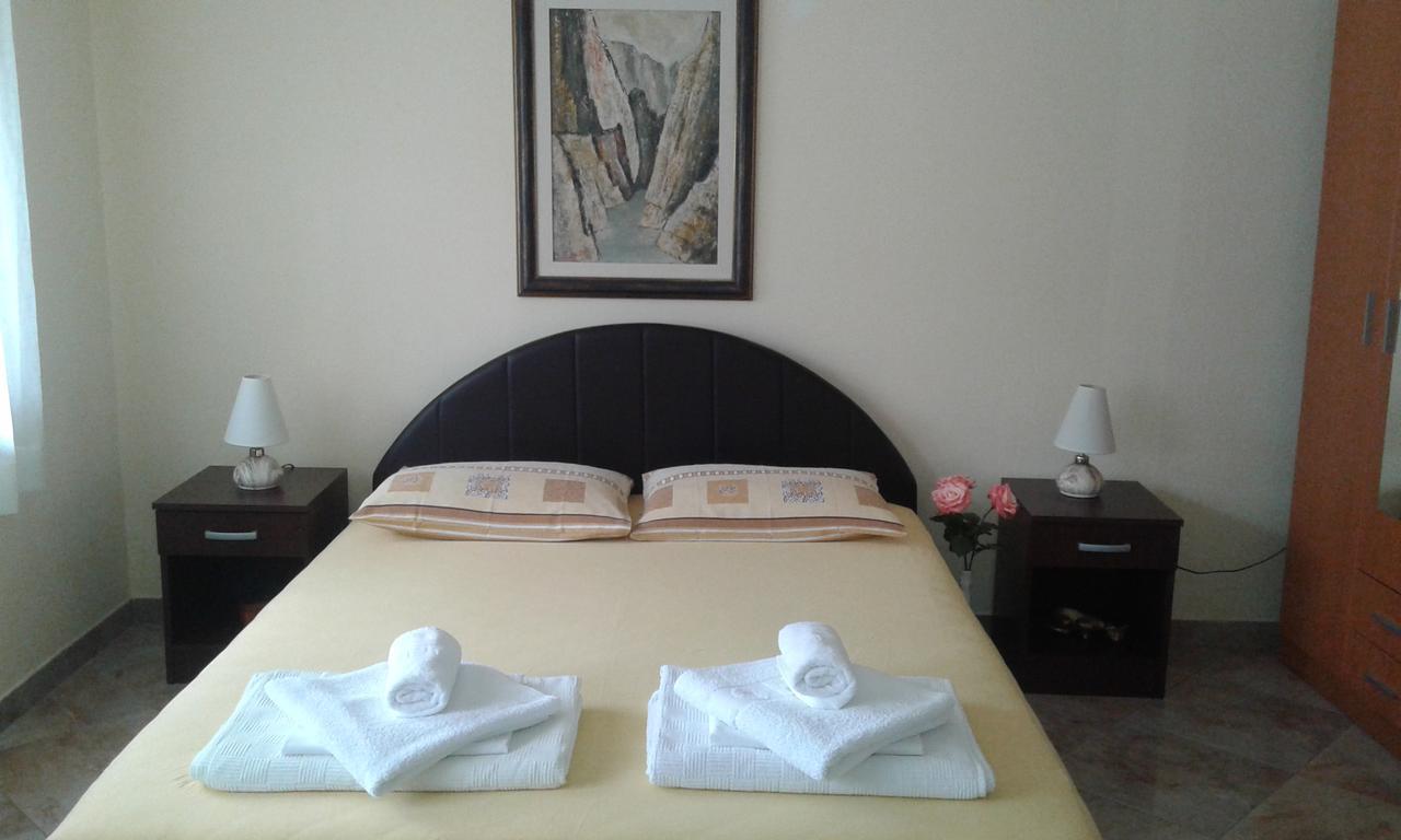 Apartment Adela Kotor Eksteriør bilde