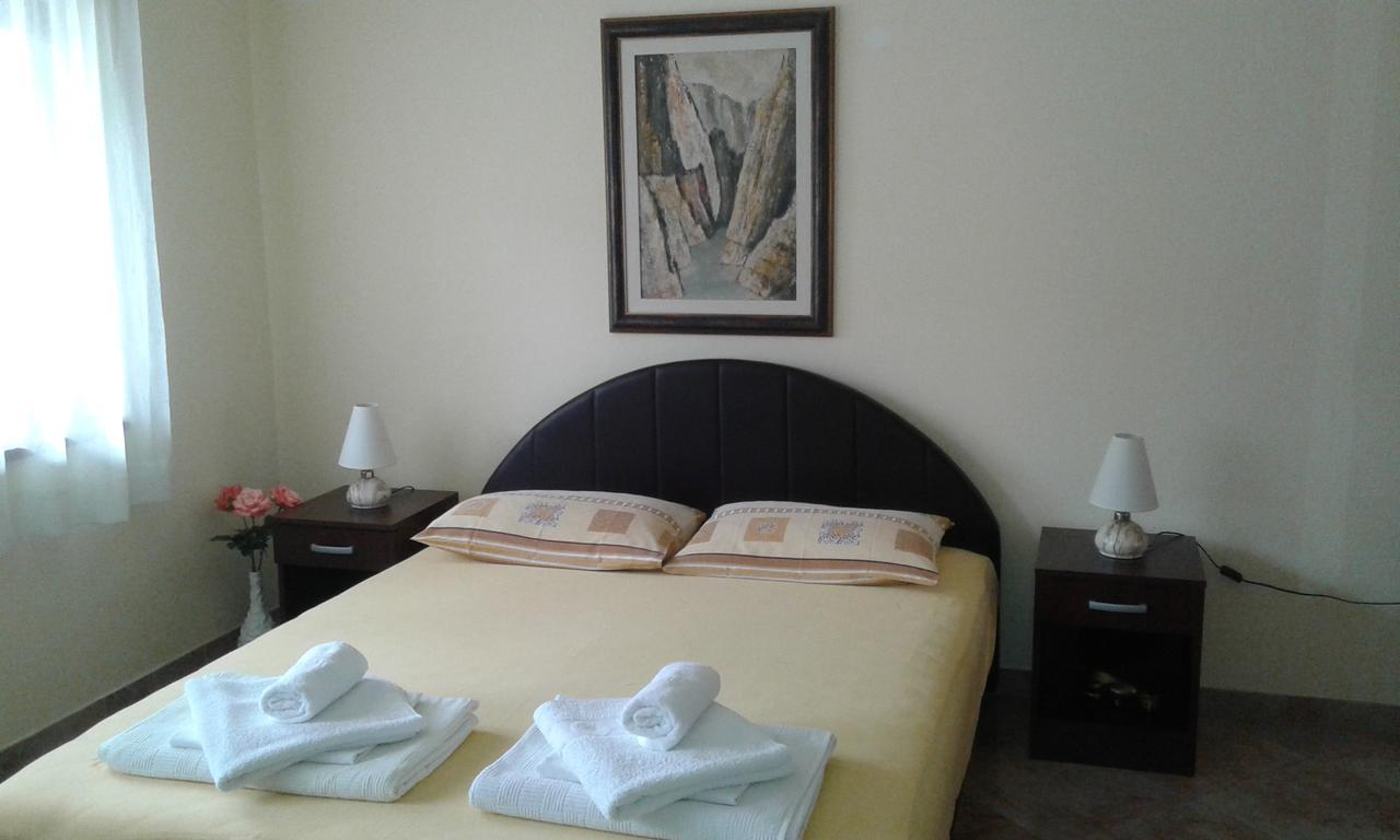 Apartment Adela Kotor Eksteriør bilde
